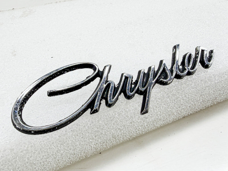OEM 1968 Chrysler Newport Emblem 2840010 E10-77