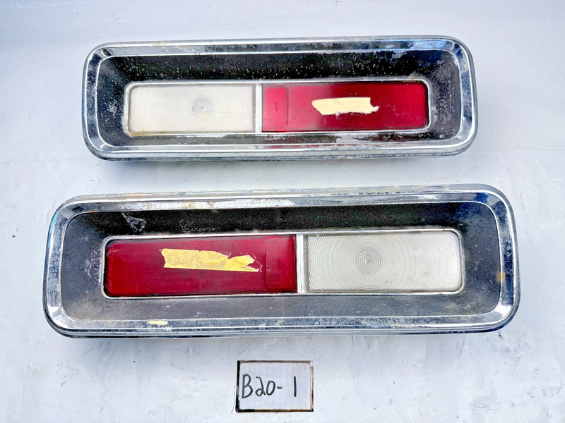 OEM 1967 1968 CHEVY Camaro PAIR Tail lights LH 5959299 RH 5959300 B20-1