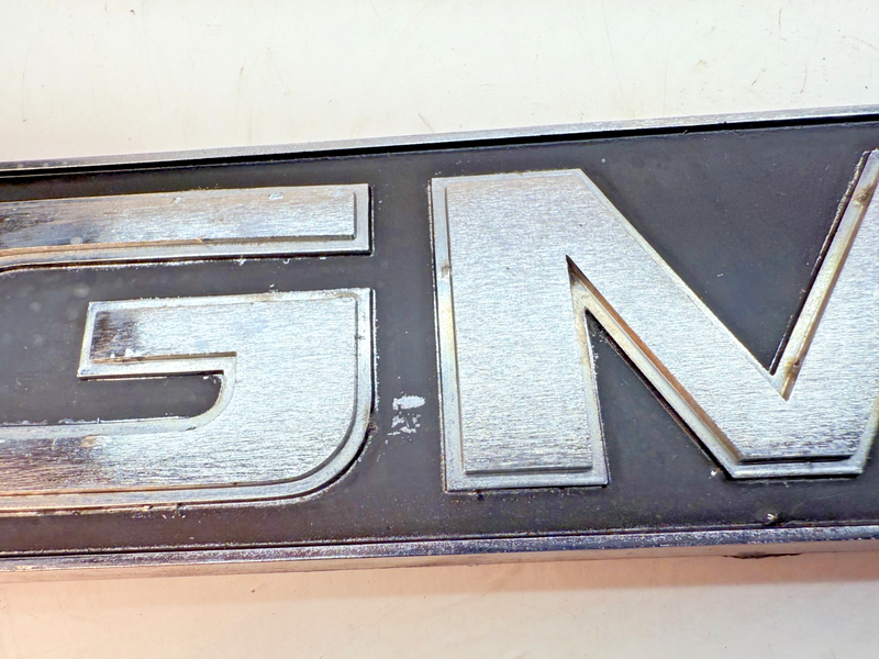 OEM 1976 1977 1978 1979 1980 GMC Van Rear Door GMC Emblem 356100 B3-35