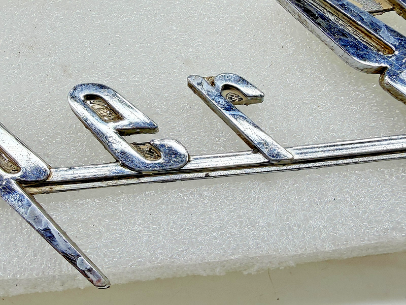 OEM 1959 OLDSMOBILE SUPER 88 EMBLEM SCRIPT BADGE 575229 E9-82