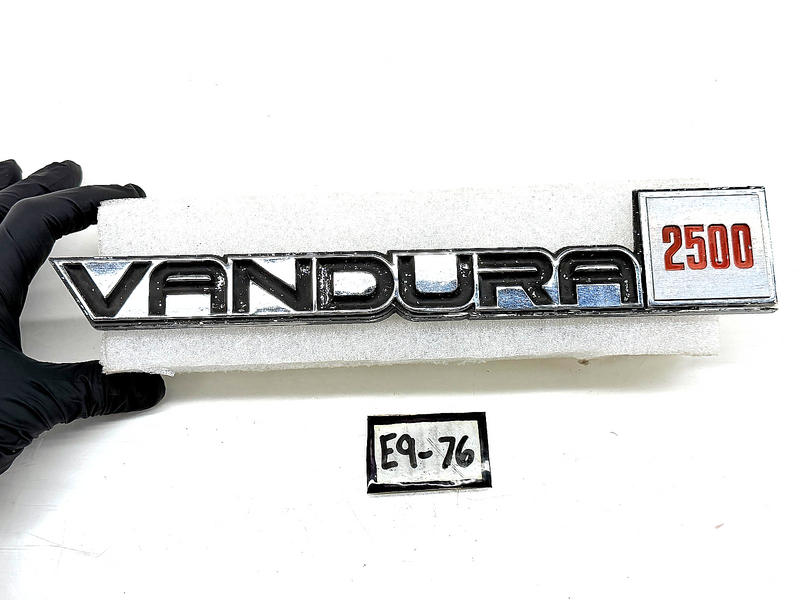OEM 1983 - 1996 GMC Vandura 2500 Fender Body Emblem Nameplate Badge 14052244 E9