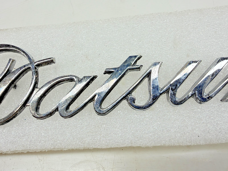 OEM 1970 - 1978 DATSUN SUNNY B110 1200 240Z 260Z 280Z TRUNK SCRIPT EMBLEM E9-116
