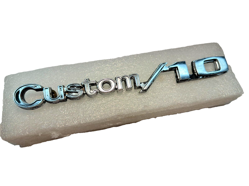 VINTAGE Custom 10 FENDER  Emblem Badge Chevy GM 3944759 Chevrolet Truck B32-42