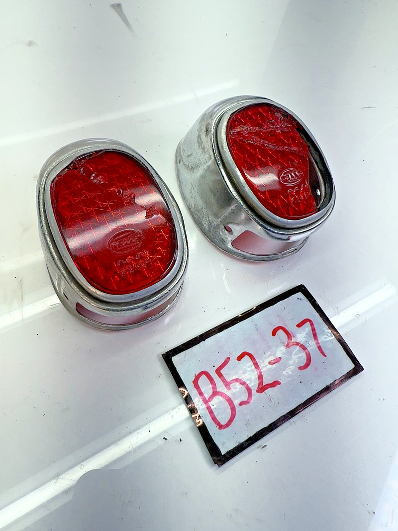 Vintage PAIR Hella Glass Marker Fender Lights Housings Harley Automobile B52-37