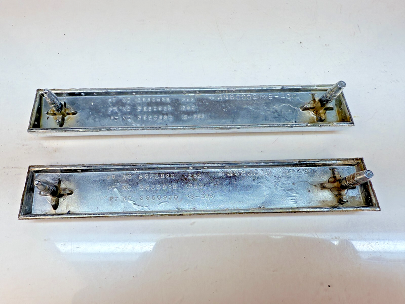 OEM Vintage 1969 - 1972 CHEVY TRUCK PAIR OF 8 350 FENDER EMBLEM 3950926 B32-250
