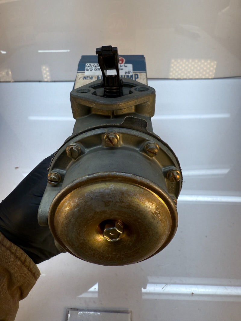 NOS 1963-65 Chevrolet GMC Truck Fuel Pump AC 40253 6Cyl 292 CI 63 64 65 C18-11