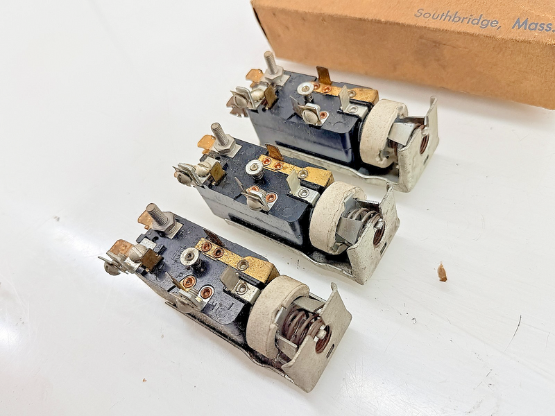 (1) NOS 1955 1956 1957 1958 1959 FORD TRUCK HEADLIGHT SWITCH C75-29