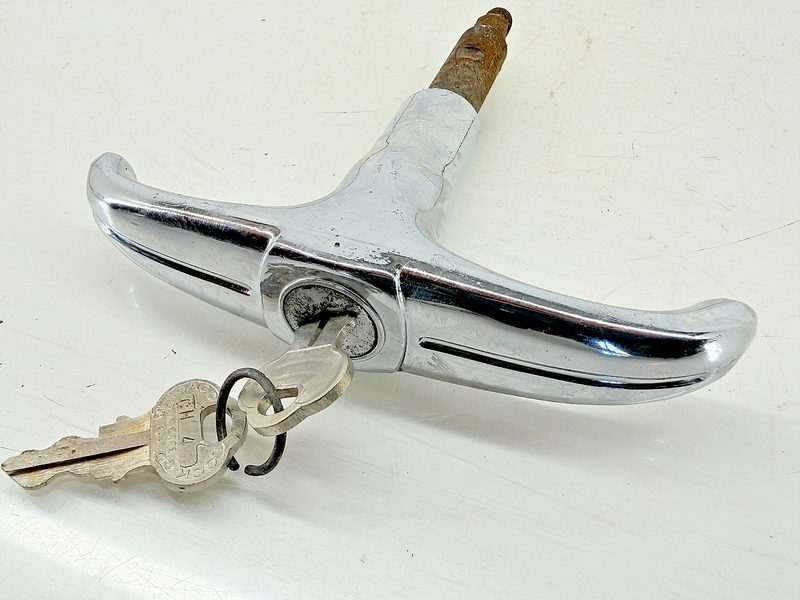 Vintage OEM GM 1946 1947 1948 Oldsmobile Trunk Handle w/ Keys C67-14