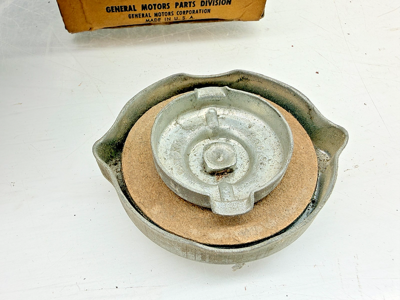 NOS 1938 - 1964 Chevrolet GMC Truck Vented Gas Fuel Cap 3814436 C75-19