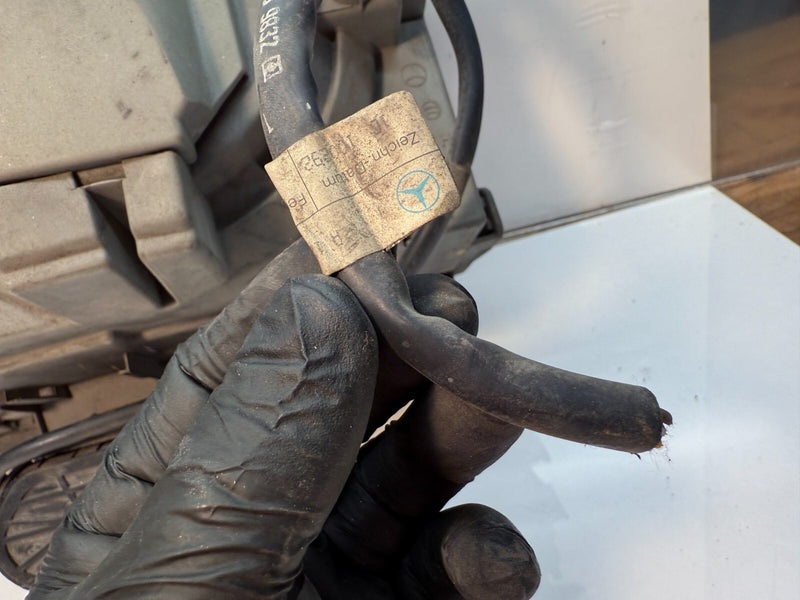 OEM Left Driver Side Headlight Lamp RH for 86-93 Mercedes 300D 300E W124 C11-4