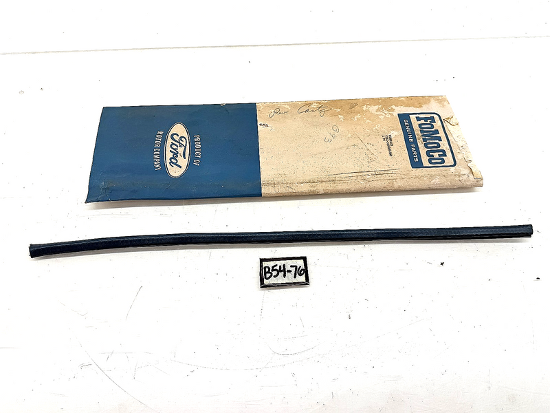 NOS 1965 FORD GALAXIE COUNTRY SEDAN CUSTOM WINDLACE C5AZ-5724486-BBC B54-76