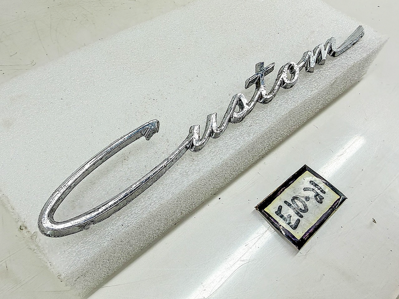 OEM 1964 FORD CUSTOM FENDER SCRIPT EMBLEM C4AB-62291A37-D E10-21