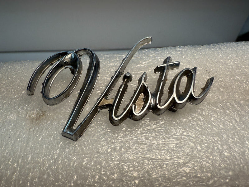 OEM VISTA CRUISER VINTAGE EMBLEM LOGO BADGE SYMBOL SIGN 9625757 B32-62