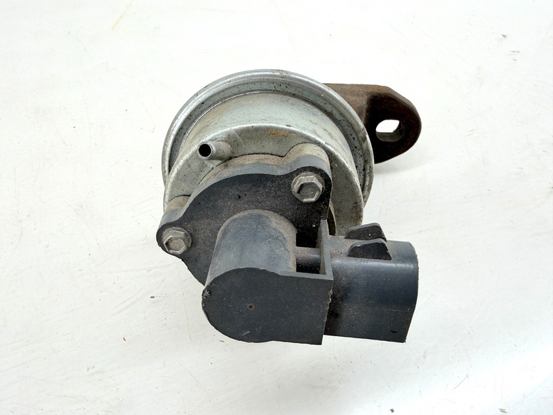 OEM 1982 - 1996 Ford F150 F250 Bronco Exhaust Gas Recirculation (EGR) Valve C69