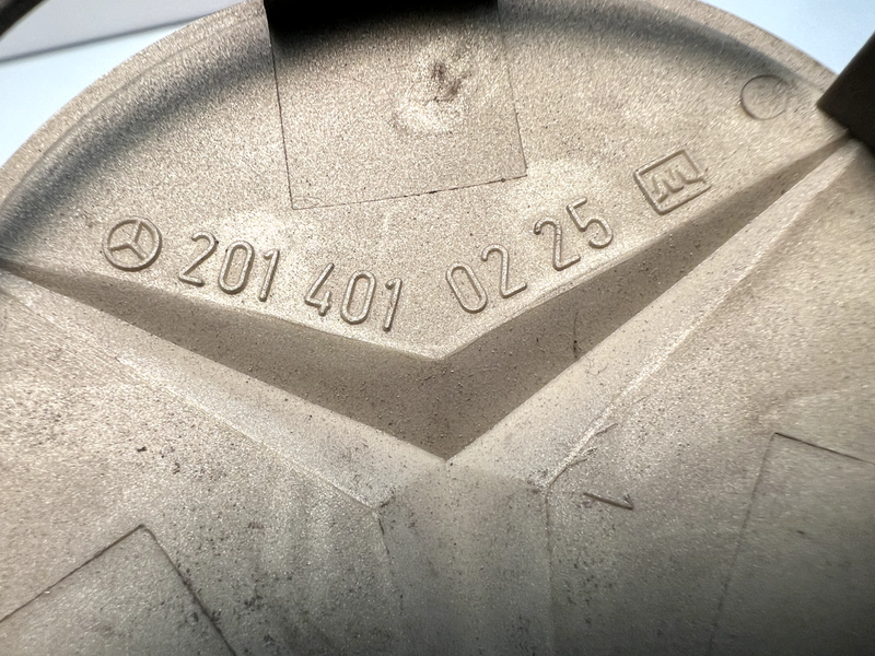 NOS Genuine Mercedes Alloy Wheel Center Caps 2014010225 W123 W124 W201 C3-18