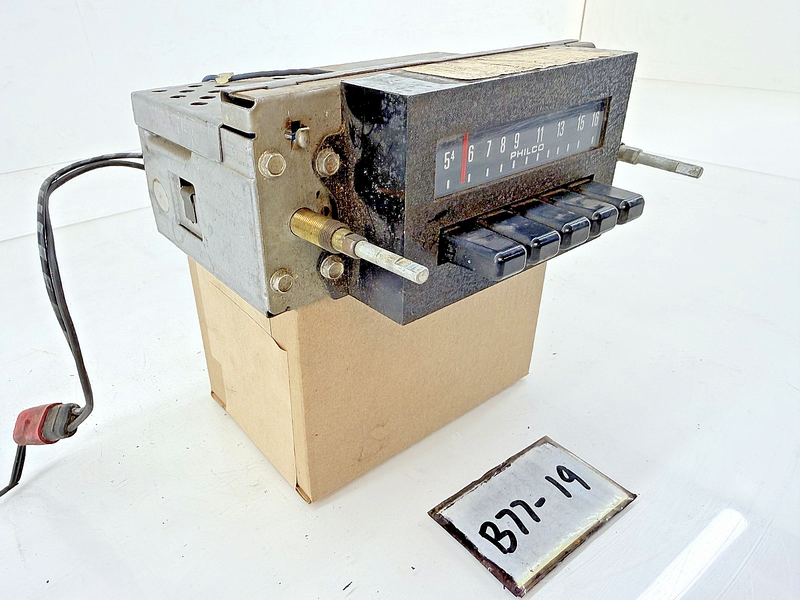 OEM FORD D4AA-18806-AA 1974 GALAXIE LTD THUNDERBIRD PHILCO AM RADIO C77-19