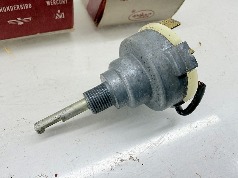 (1) NOS 1963 Ford Galaxie Fairlane Windshield Wiper Switch C3AZ-17A553-A1 C52-43