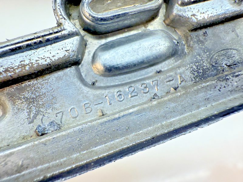 OEM 1967 1968 FORD FAIRLANE 289 Fender Emblems C7OB-16237-A E5-81