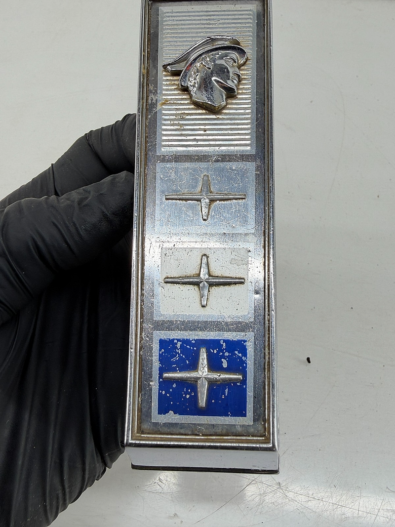 1965 1966 Comet Capri Caliente Cyclone GT FRONT GRILLE CENTER EMBLEM ORNAMENT