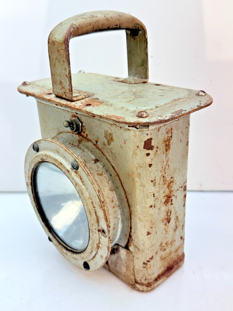 US Navy Battle Lantern WWII Submarine Ship Boat Light Untested STEAM PUNK B78-18