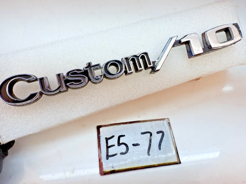 OEM 1969 - 1972 GM Chevrolet Chevy Truck Custom 10 Fender Emblem 3944759 E5-77