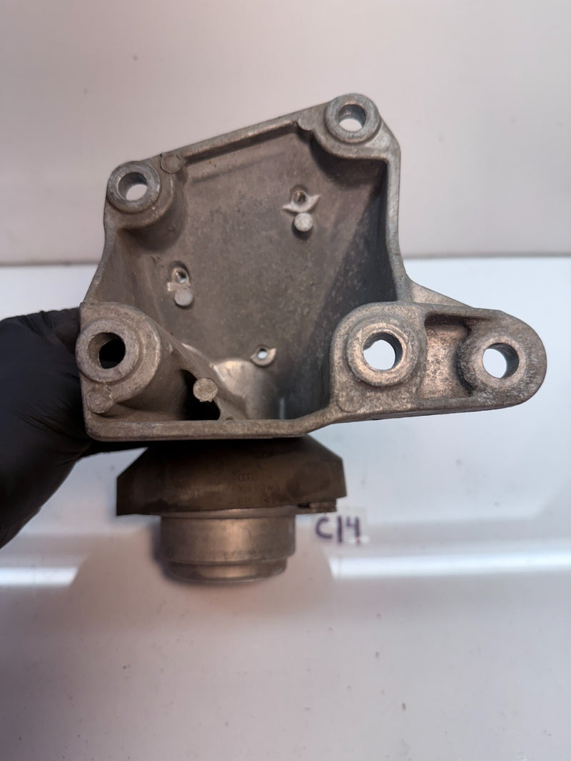OEM Audi A4 S4 B5 8D 1996 Gearbox Mounting Bracket 8D0399114AH LIU19879 C14-8