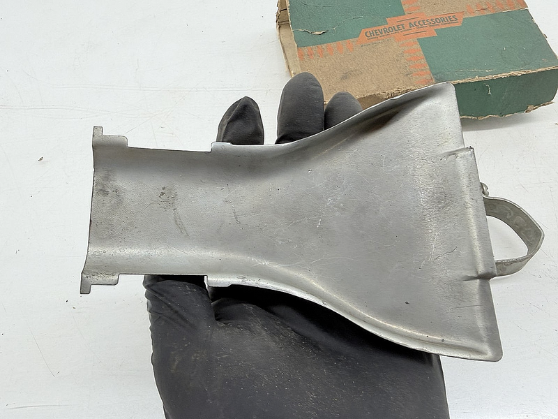 NOS 1951 - 1954 CHEVROLET ACCESSORIES CHROME EXHAUST DEFLECTOR 986382 GM C77-53