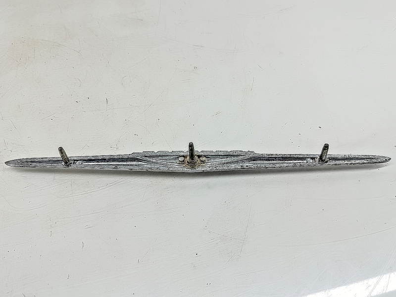 OEM 1960 - 1961 PONTIAC BONNEVILLE QUARTER PANEL EMBLEM 4816140 E10-26