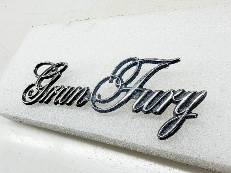 OEM 1975 1976 1977 PLYMOUTH GRAN FURY SCRIPT EMBLEM 3811505 E10-70