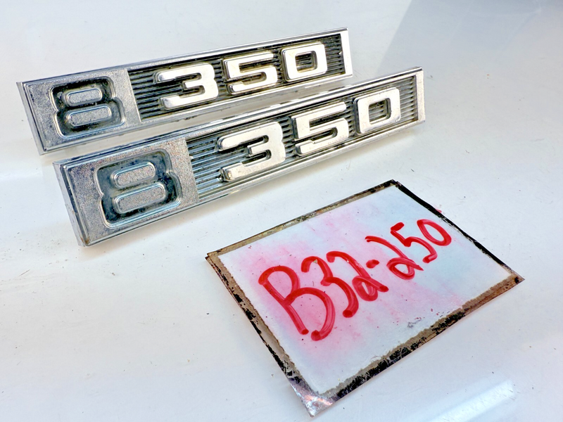 OEM Vintage 1969 - 1972 CHEVY TRUCK PAIR OF 8 350 FENDER EMBLEM 3950926 B32-250