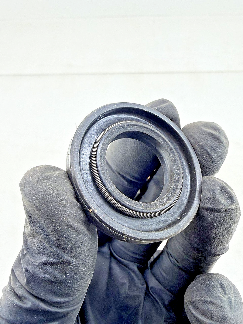 NOS 1961 - 1963 FORD THUNDERBIRD STEERING GEAR SEAL C3SZ-3591-A C76-158