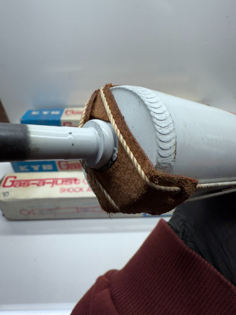 (1) NOS KYB KG558 Shock - Saab 99, 900 1979 - 1993 and 1994 Convertible C13-10