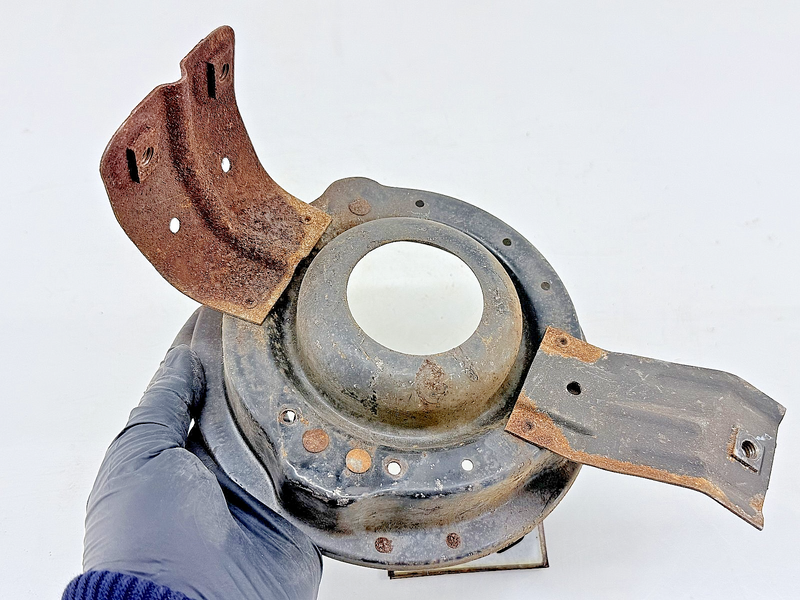 1960 GM Impala BelAir Biscayne Headlight Bucket Mounting Bracket El Camino C50-3