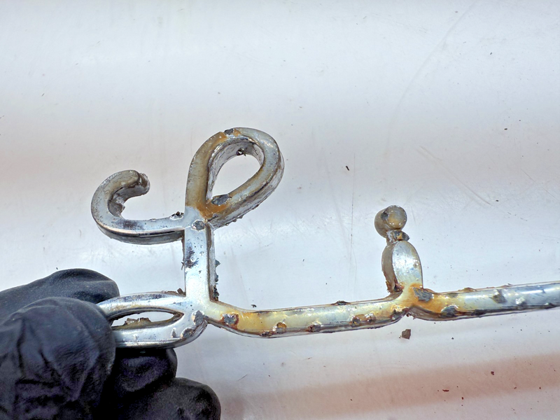 RARE VINTAGE 1950 1951 BABY LINCOLN EMBLEM SCRIPT DIE CAST CHROME E6-122