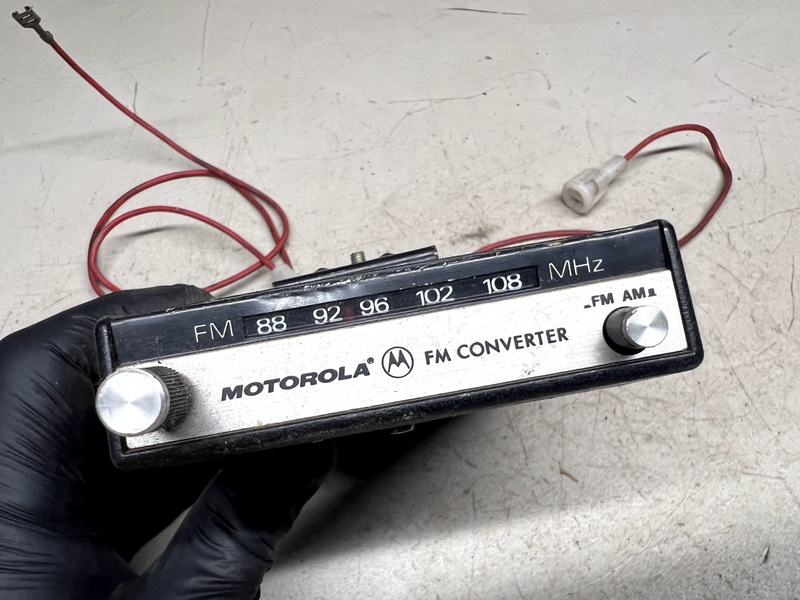 VINTAGE MOTOROLA FM76M FM TUNER-CONVERTER RADIO CHEVROLET FORD B22