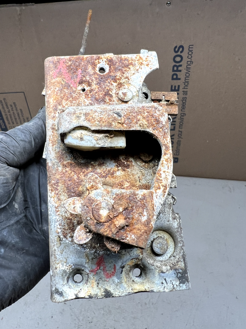 1965-66 Plymouth Barracuda Passenger Door Latch Assembly B20-1