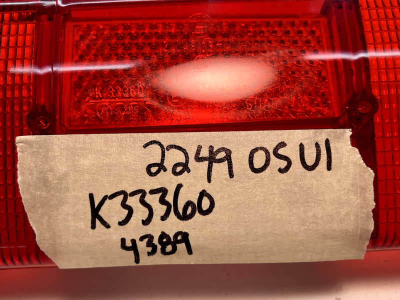 NOS MERCEDES BENZ 220 230 240 250 280 W114 W115 LEFT TAIL LIGHT LENS C4-27