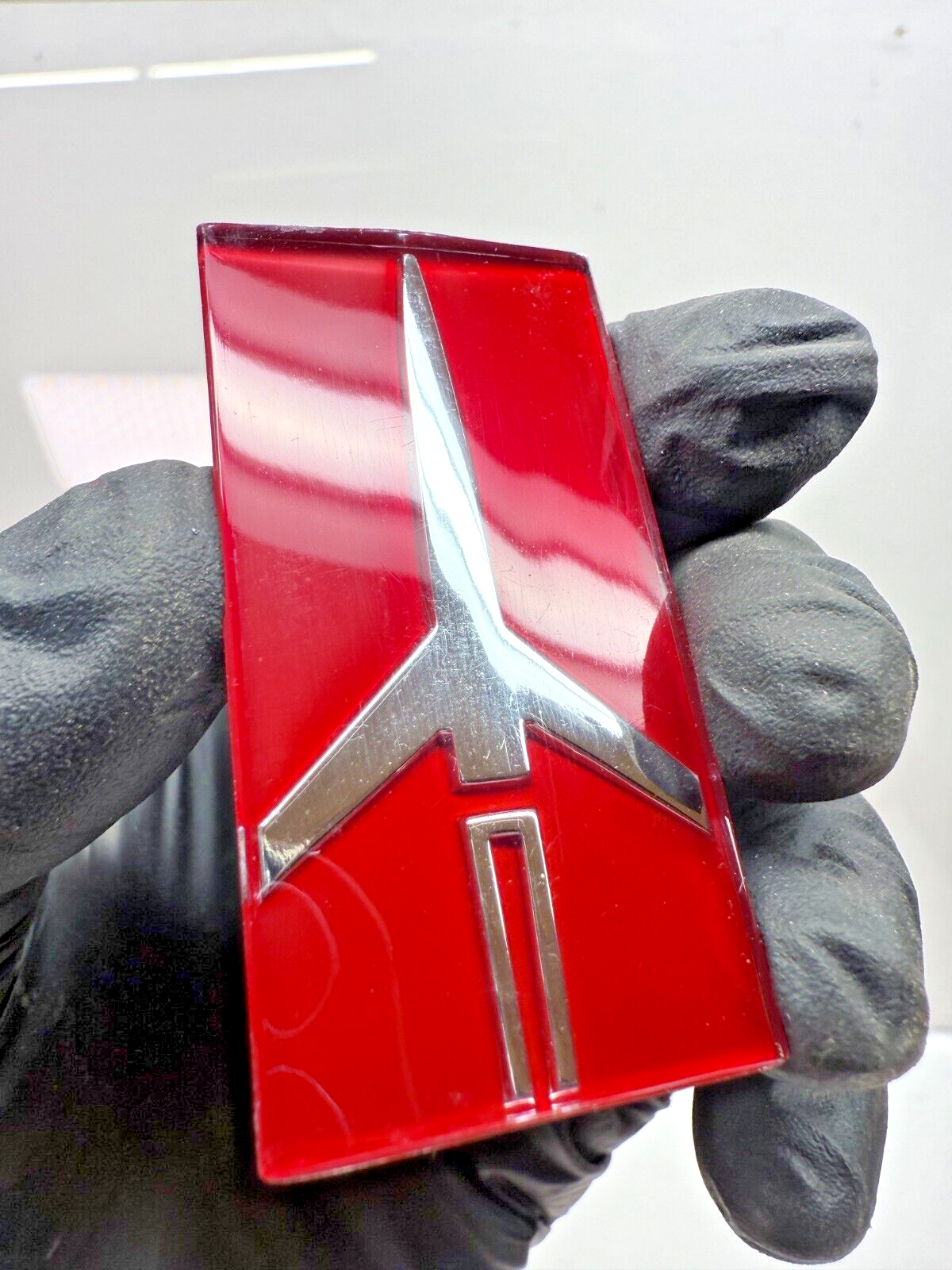 (1) NOS 1984 - 1986 OLDS FIRENZA Header Panel EMBLEM INSERT GM 22523224 84 85 86