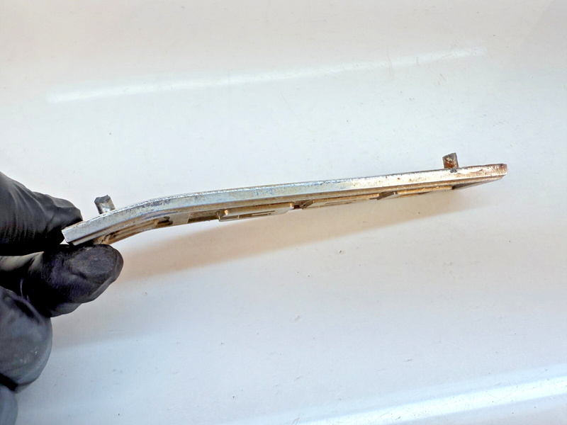 BRKN OEM Vintage 1969 - 1972 CHEVY TRUCK 8 350 FENDER EMBLEM 3950926 B32-217