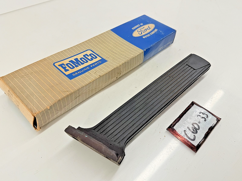 NOS 1960 Ford Fairlane Gas Accelerator Pedal C0DD-9735-A C60-33