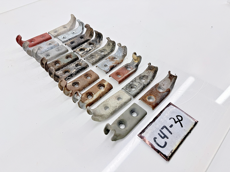 (1) Original Jeep Willys CJ2A CJ3A Windshield Lower Brackets J-Hooks C47-30