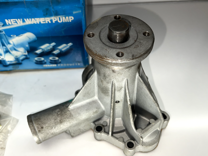 NOS Volvo 760 340 360 240 Sedan Wagon Water Pump 2.0-2.3L 1974-1989 275619 C1-8
