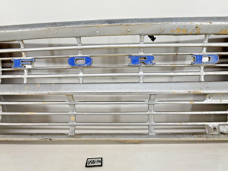 Original 1971 1972 1973 Ford Econoline Van Front Grille U5B-112