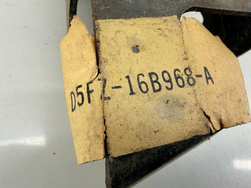 NOS 1975 Ford Torino Bracket D4FZ-16B968-A C60-57