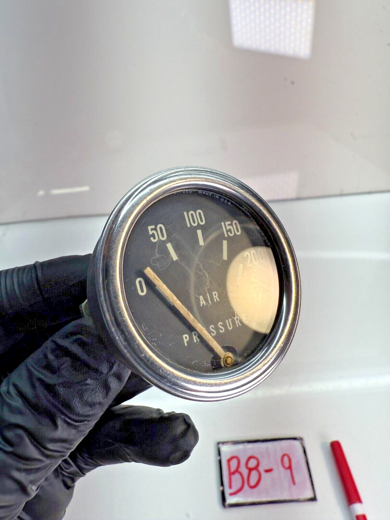 VINTAGE OEM STEWART WARNER AIR PRESSURE GAUGE 0 - 200 LB PSI 817626 B8-9
