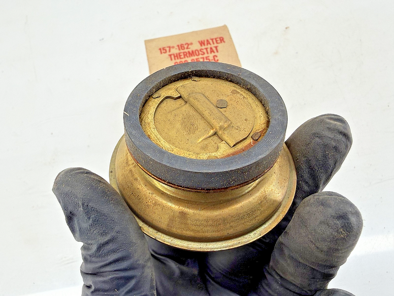 NOS 1940 - 1956 FORD THERMOSTAT 157°- 162° 000-8575-C C62-35