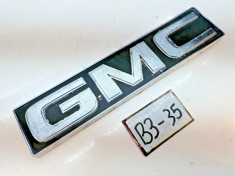 OEM 1976 1977 1978 1979 1980 GMC Van Rear Door GMC Emblem 356100 B3-35