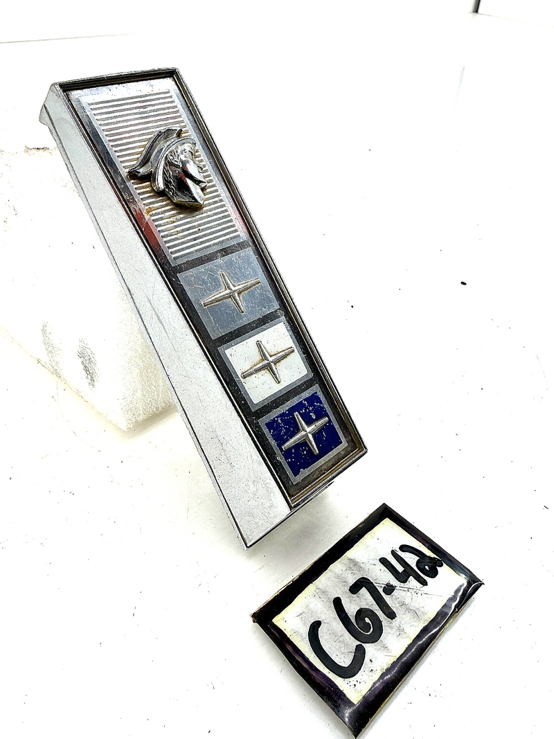 1965 1966 Comet Capri Caliente Cyclone GT FRONT GRILLE CENTER EMBLEM ORNAMENT