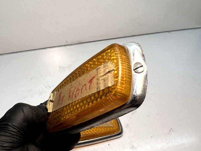 (2) OEM Mercedes 1963-1976 Front Side Amber Marker W109 W108 ULO 302 00/30 C2-47