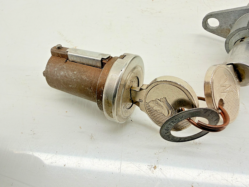 NOS 1965 Mercury Ignition & Glove Box Lock w/ Keys C5MY-6206081-A Comet C57-32